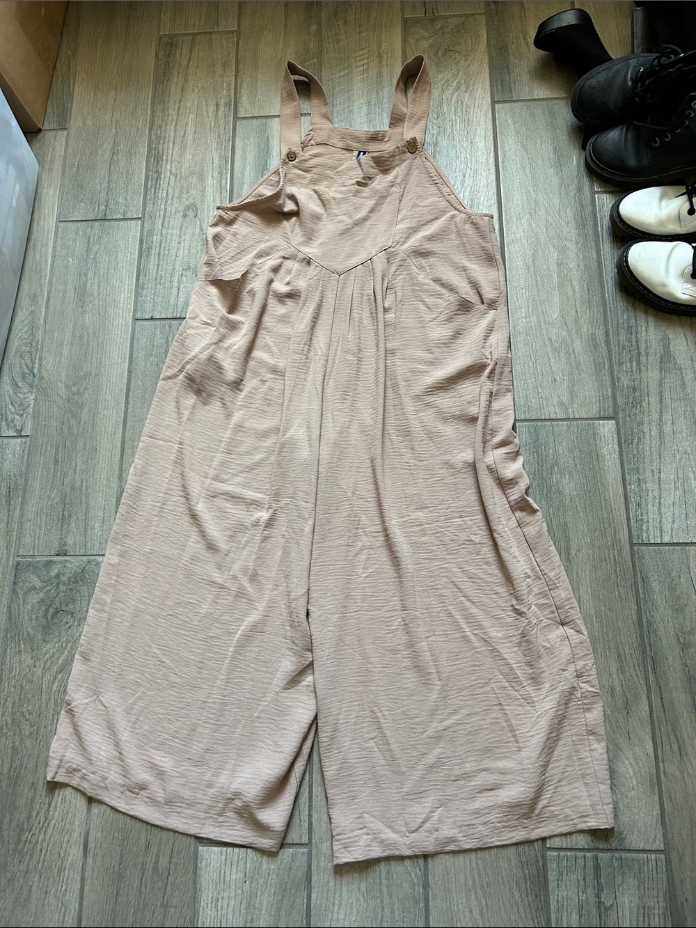 Light Beige Wide-Leg Sleeveless Jumpsuit Romper
